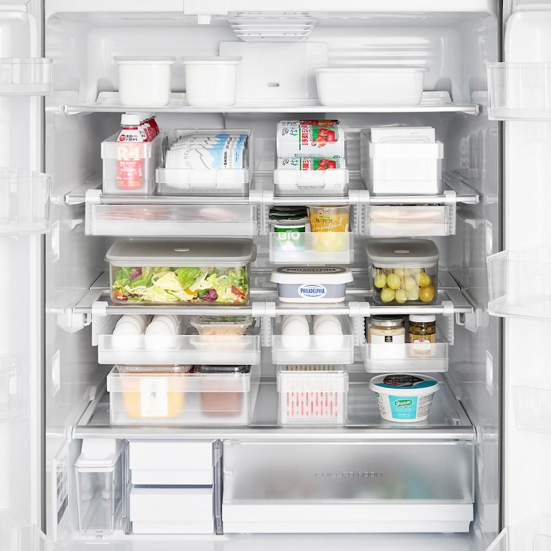 冷蔵庫のすき間を有効に奥まで使える棚下ラック