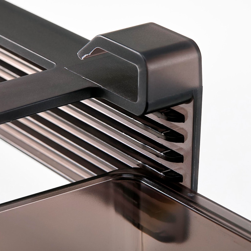 ラックの引き出しすぎ落下防止の構造です