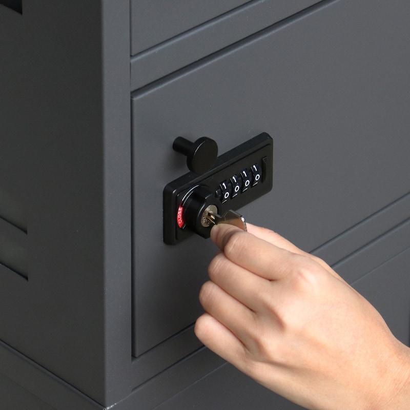 宅配上段・下段ともに、ダイヤルロックとシリンダー錠の組み合わせタイプの鍵を使用