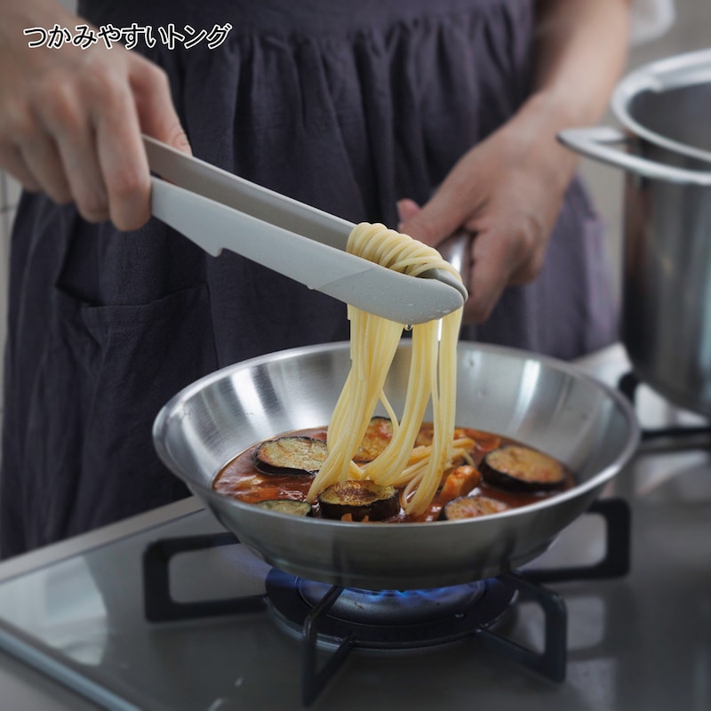 トング先端がぴったり合い、食材をしっかり掴めます