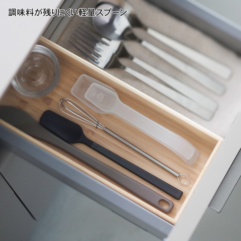 2本を重ねて押し込むと1つにまとまり、引出しの中でバラバラにならずすっきり収納できます