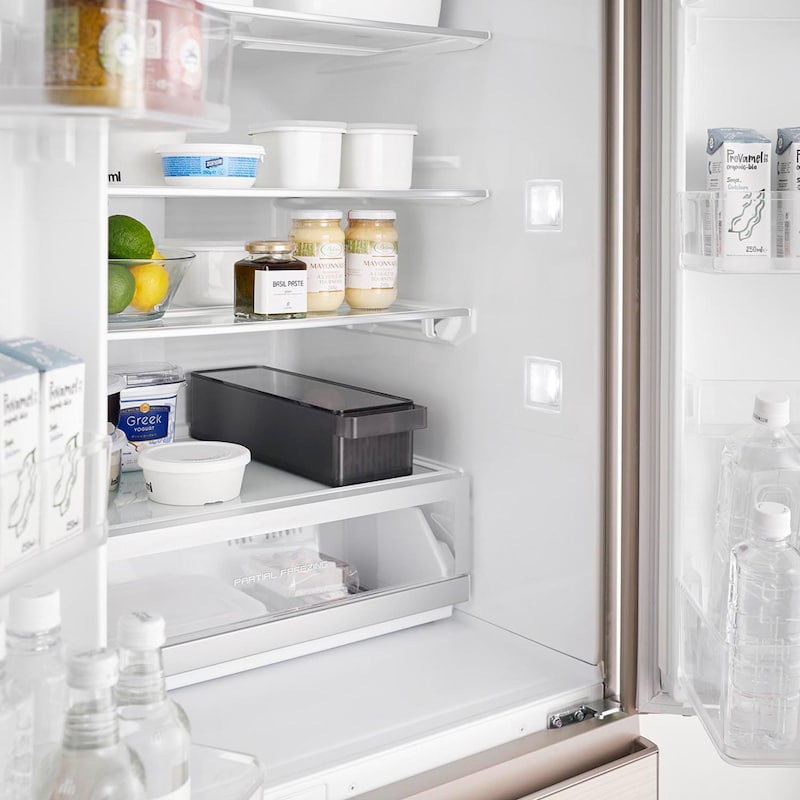 冷蔵庫の奥まで無駄なく使えるロングサイズ