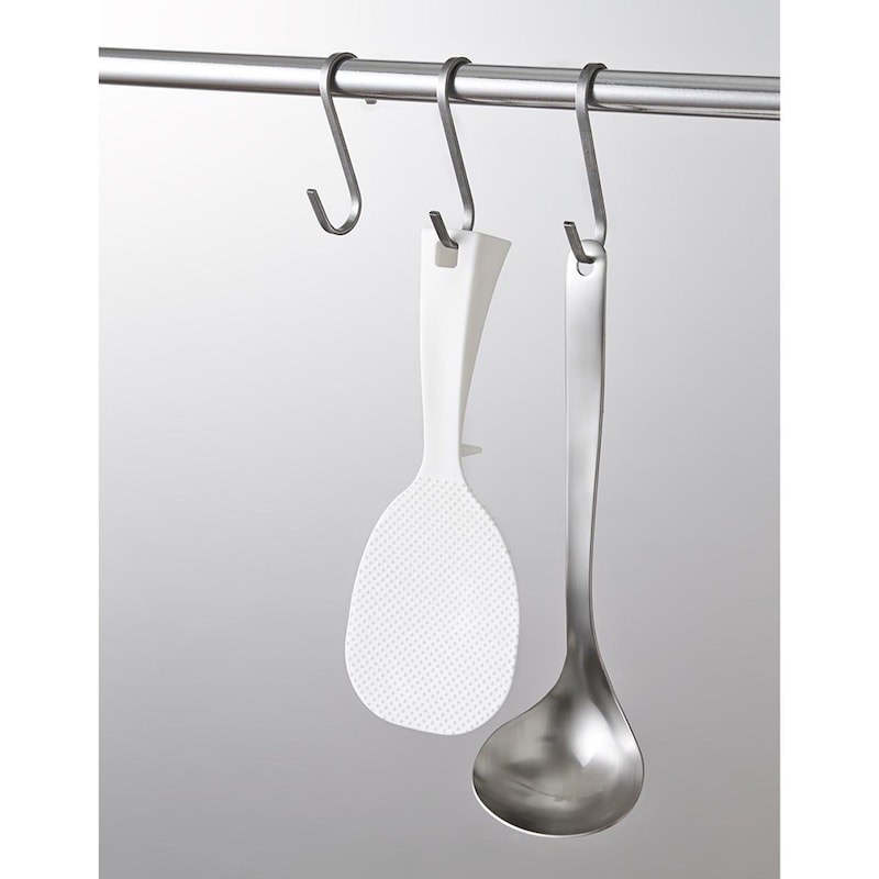 引っかけて収納できます