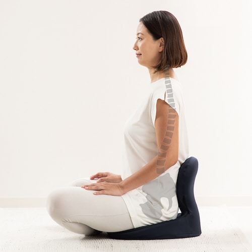 BOLLARD CHAIR／ボラードチェア 【腰椎と骨盤をサポートする美姿勢チェア】