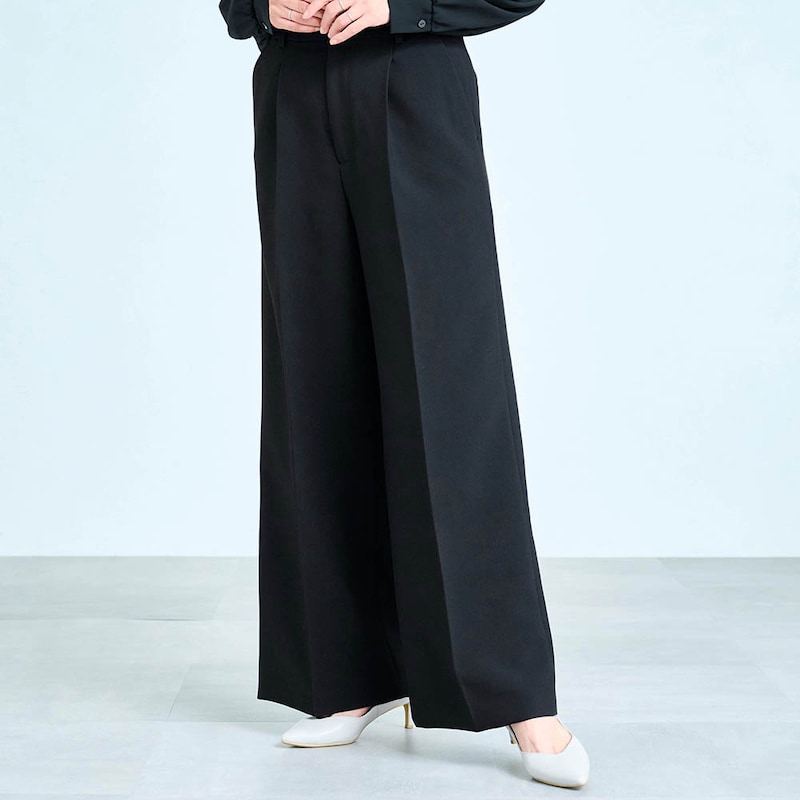 モデル身長168cm／M・股下70cm ※写真は撮影用のため股下＋6cmになります。