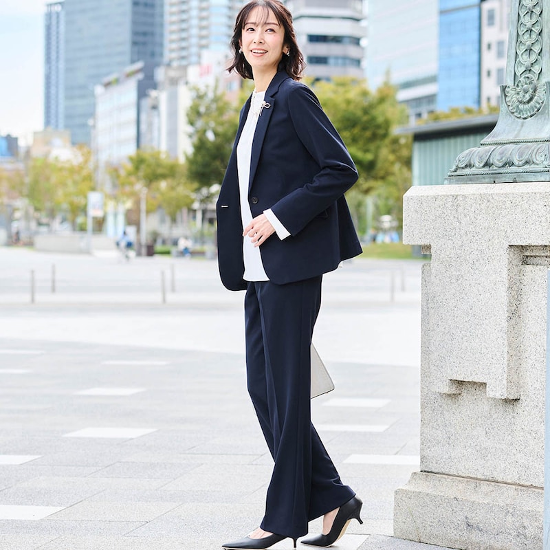 モデル身長169cm／M ※写真は撮影用のため股下＋6cmになります。