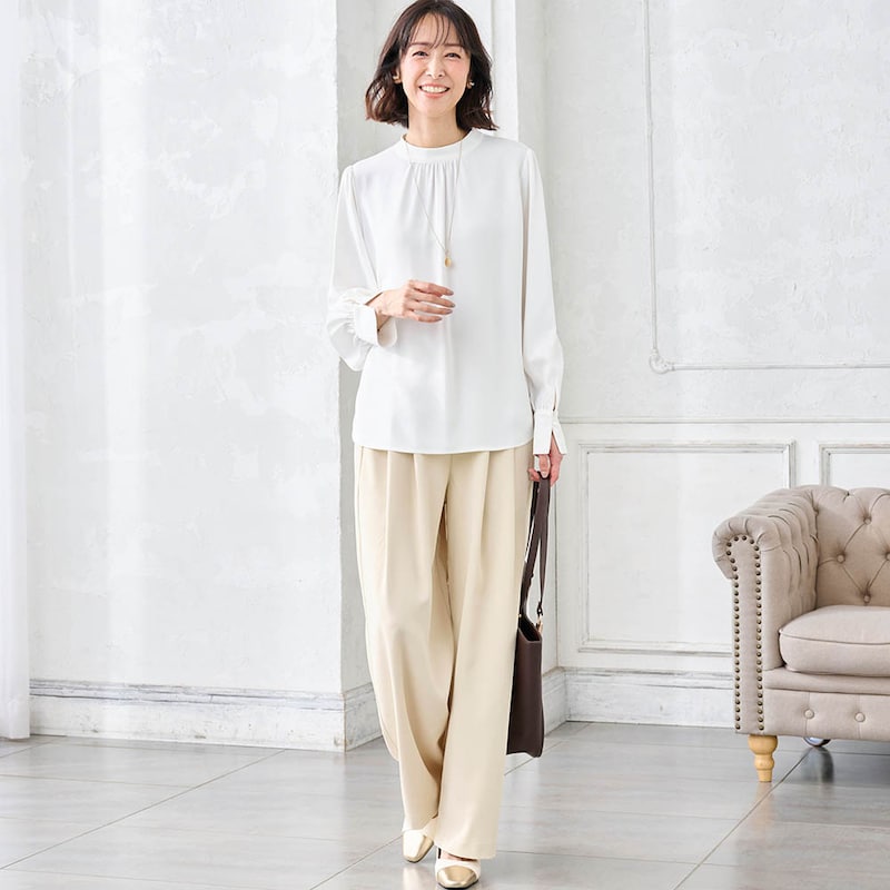 モデル身長169cm／M ※ブラウスのみ着用