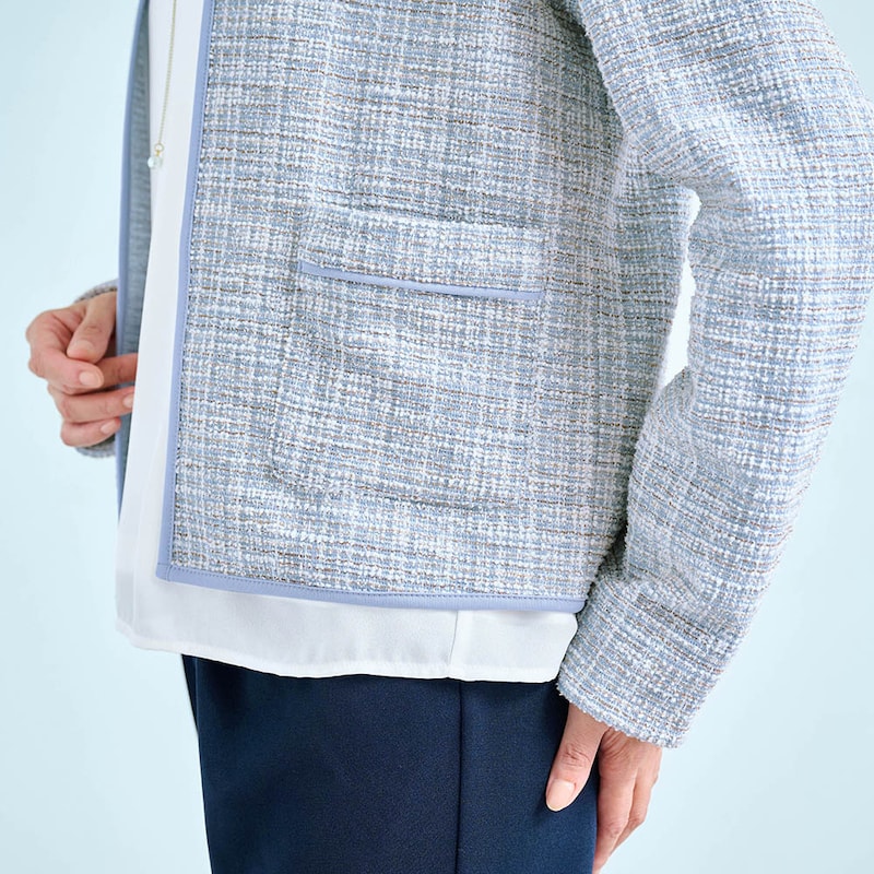 端やポケットにはパイピングを施しアクセントに