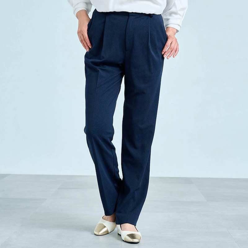 モデル身長168cm／M ※写真は撮影用のため股下＋6cmになります。