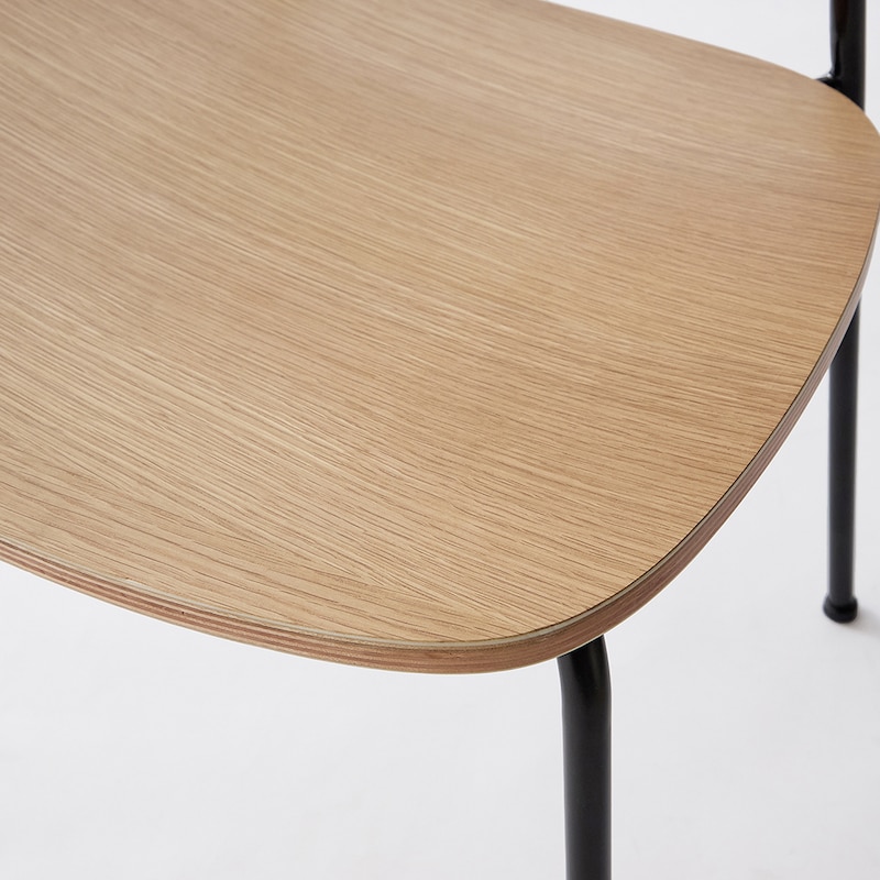 高級感あるオーク材の木目