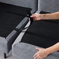 2人掛けワイドと3人掛けは座面クッション下のワンタッチテープで連結。自重で安定するためズレにくい。