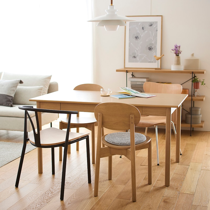 テーブル単品でも販売しているので、お好みのチェアと合わせても。