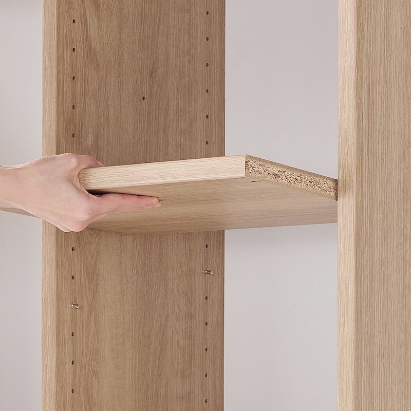 3cmピッチの可動棚が各列に2枚ずつ付属