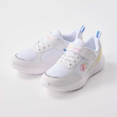 靴ひもゴムで履きやすいメッシュスニーカー