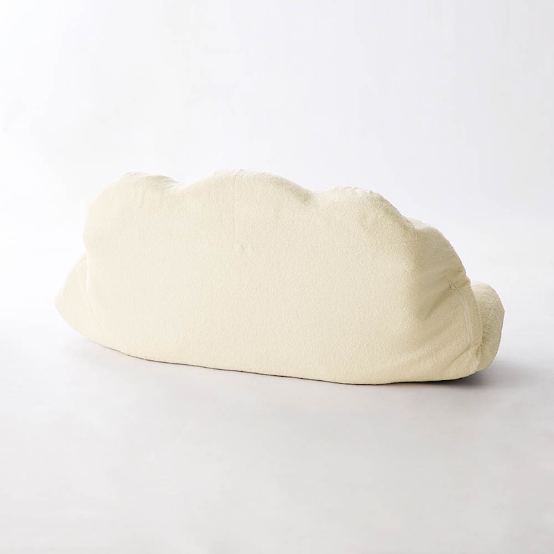 背面まで表地と同じブークレ生地を使っているので後ろから見ても可愛い