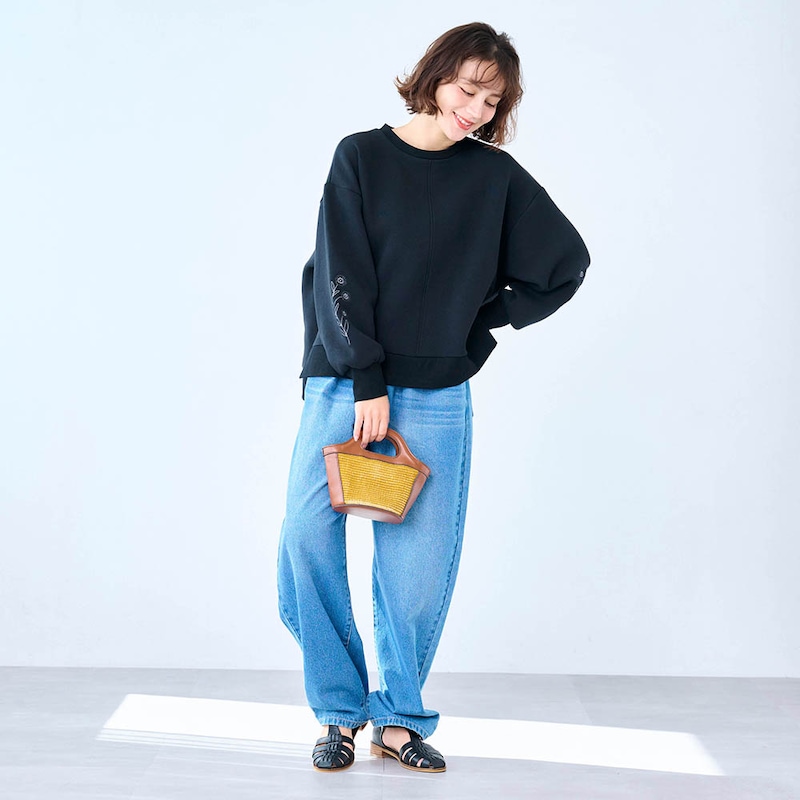 モデル身長162cm／M　ブラック着用