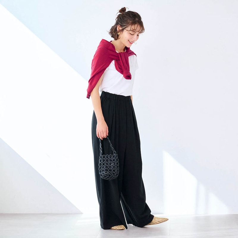 モデル身長162cm／M　レッド着用