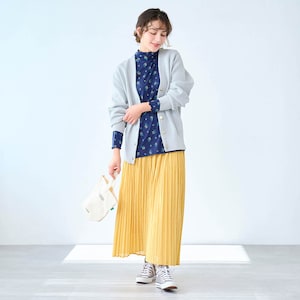 モデル身長162cm／M　ミモザ（ネイビー）着用