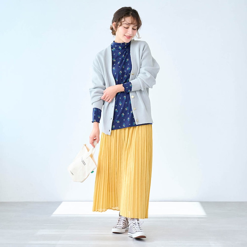 モデル身長162cm／M　ミモザ（ネイビー）着用