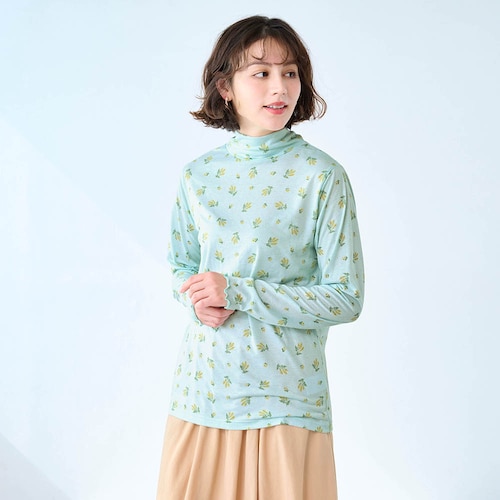 ほんのり透け感のあるタートルネックプルオーバー 「ミニラボ」