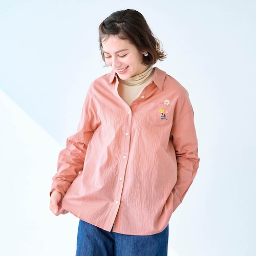 抜け感が作りやすい春色カラーのコットンシャツ／カーネーション 「ミニラボ」