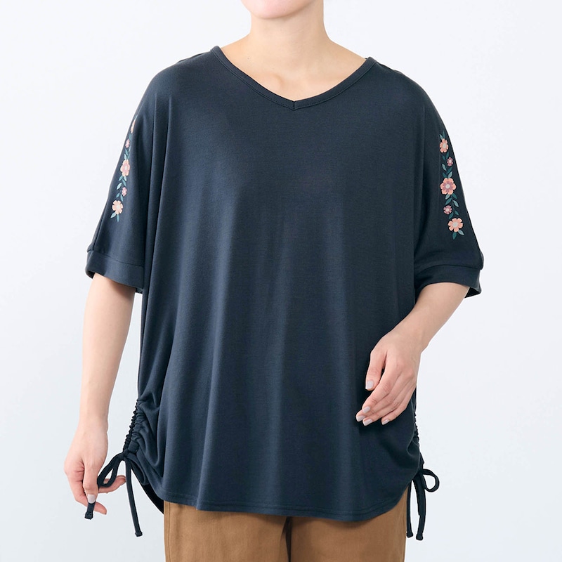 モデル身長168cm／M