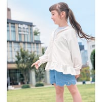 オフホワイト／モデル身長112cm・サイズ110