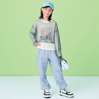 チャコール／モデル身長137.5cm・サイズ140