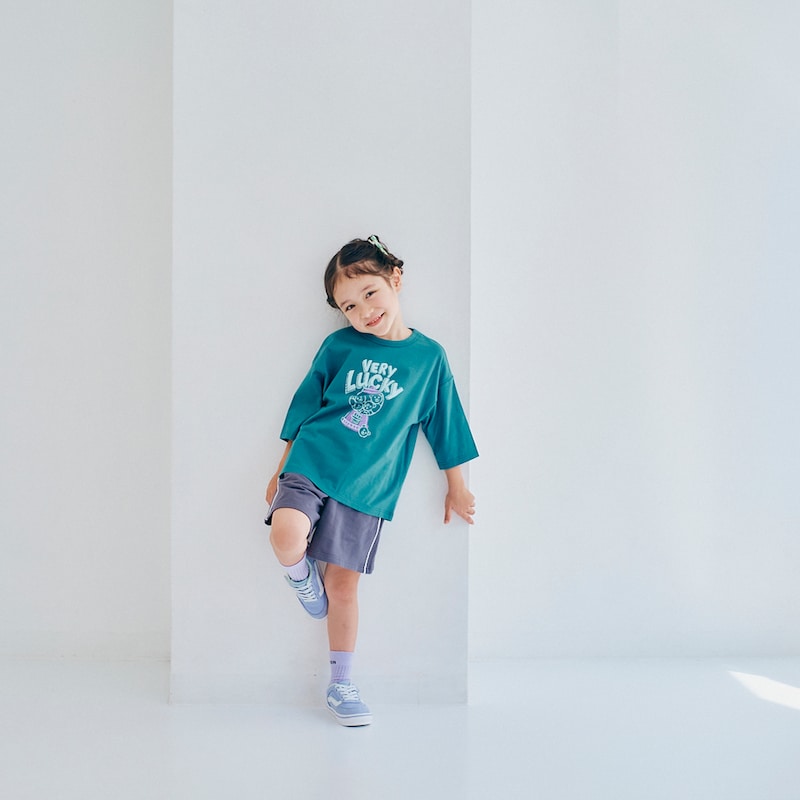 モデル身長107cm、110サイズ着用