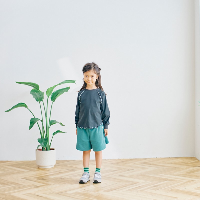 モデル身長106cm、110サイズ着用