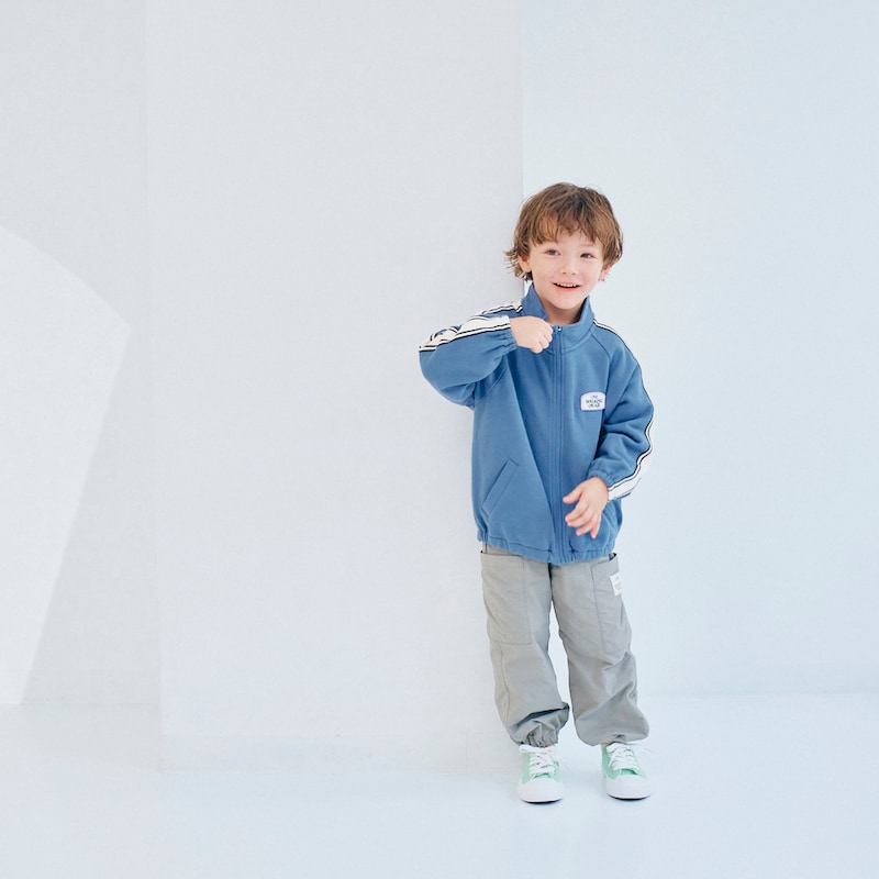 モデル身長106cm、110サイズ着用