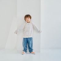 モデル身長106cm、110サイズ着用