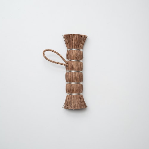 「頑固な汚れを、角まで落とす」棕櫚（しゅろ）のやさしいたわし【ささら】［日本製］