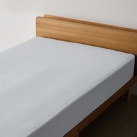 ライトグレー