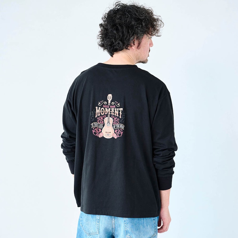 モデル身長179cm／LL　リメンバー・ミー着用