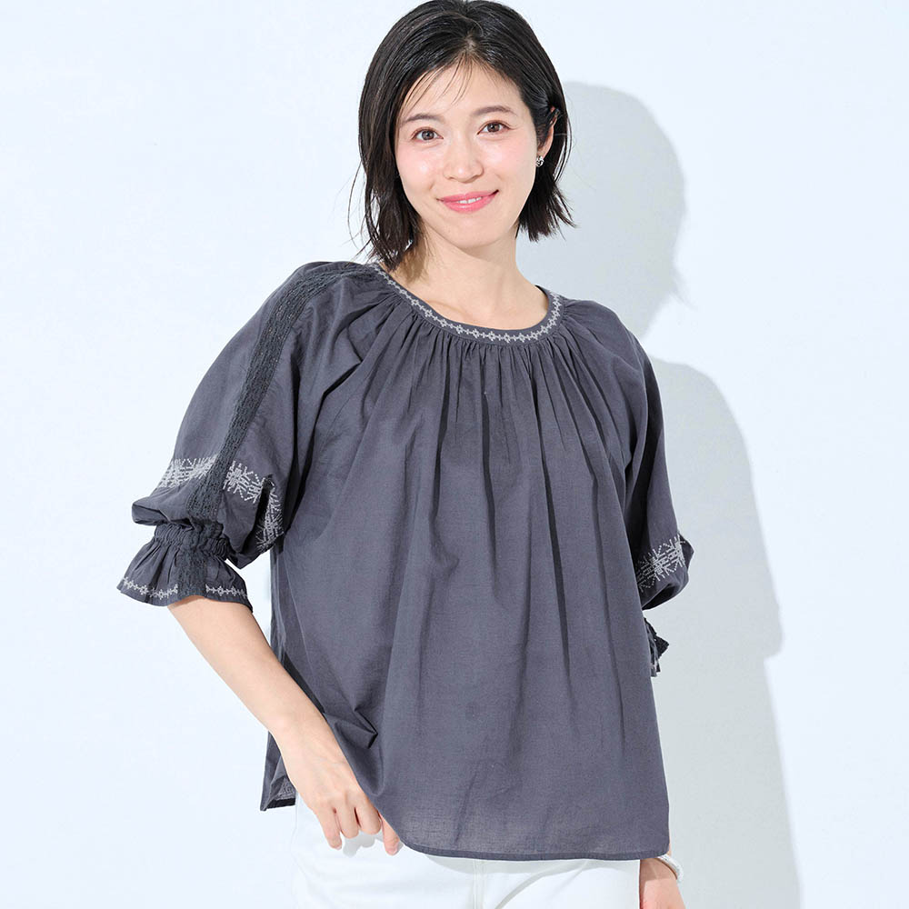【ベルメゾン】インド綿袖刺繍五分袖フレアブラウス