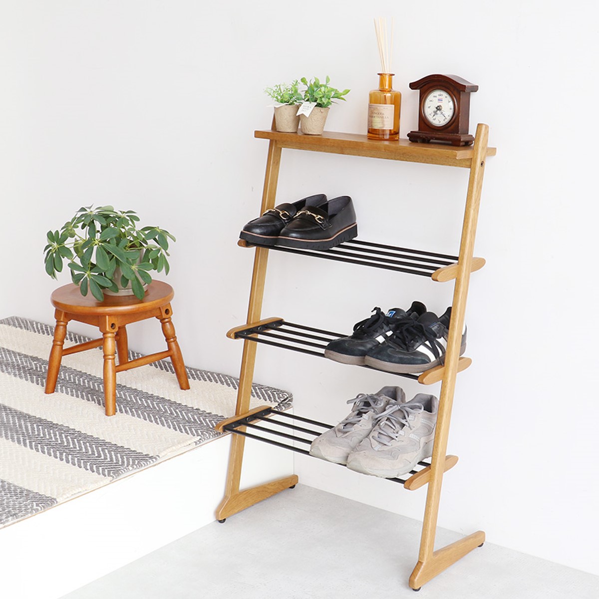【ベルメゾン】壁に立てかけて使えるシューズラック