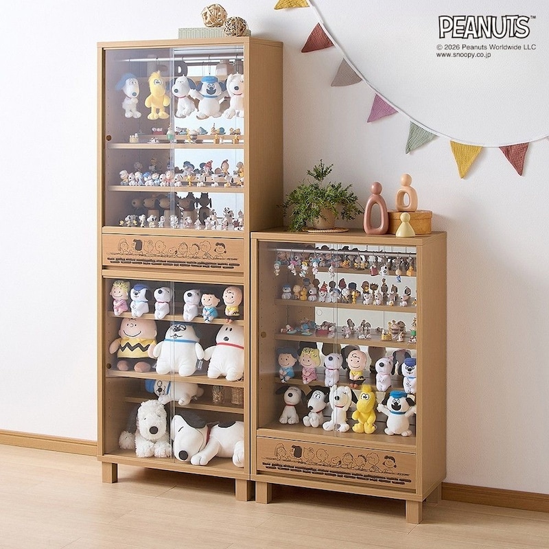 ※ディスプレイしているぬいぐるみ・フィギュアは株式会社タカラトミーアーツの商品です。（こけしを除く）