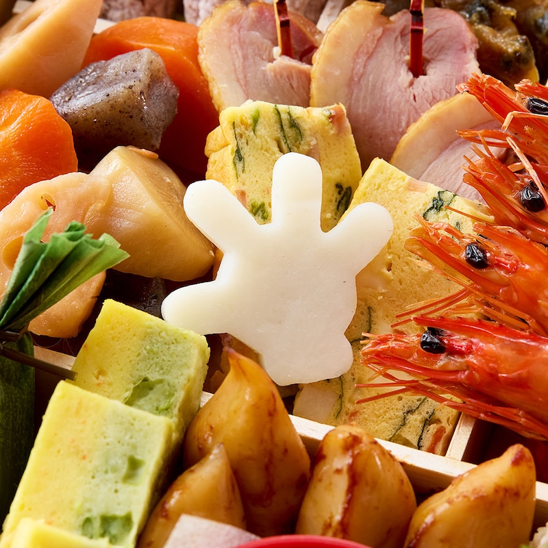 「ミッキーマウス」の手の形のかまぼこがアクセントに！