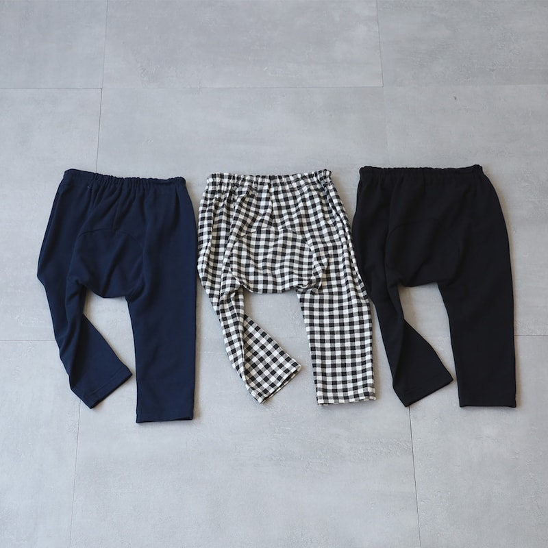 ブラック系セット_バックカット　おおきなマチがあるのでおむつをはいてもゆったり動きやすい