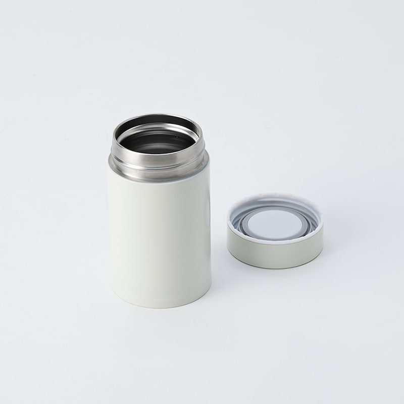 一人分のスープを持ち運ぶのにちょうど良い、0.21Lのスープジャー付き