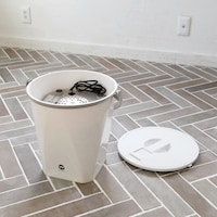 使わない時はバケツの中に駆動部を入れて、コンパクトに収納することが出来ます