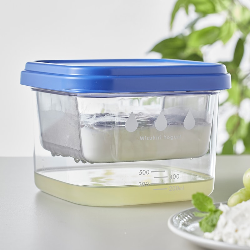 市販のヨーグルト2パック丸ごと入れるだけで、簡単に水切りヨーグルトが作れる大容量サイズです