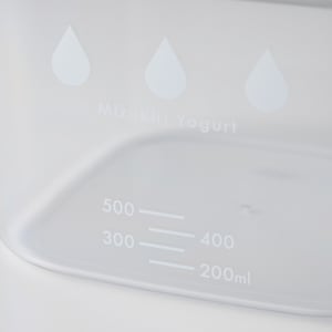目盛付きの透明容器なのでホエイの切れ具合がよくわかり、ヨーグルトの硬さ調整がしやすいです