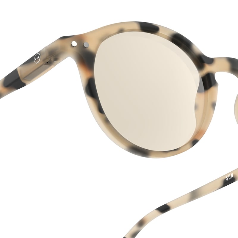 ライトブラウン