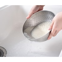 側面に水切り穴が付いているので、素早く水を切る事ができます