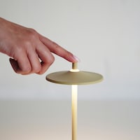 先端部分をタッチ・長押しで簡単に操作できます