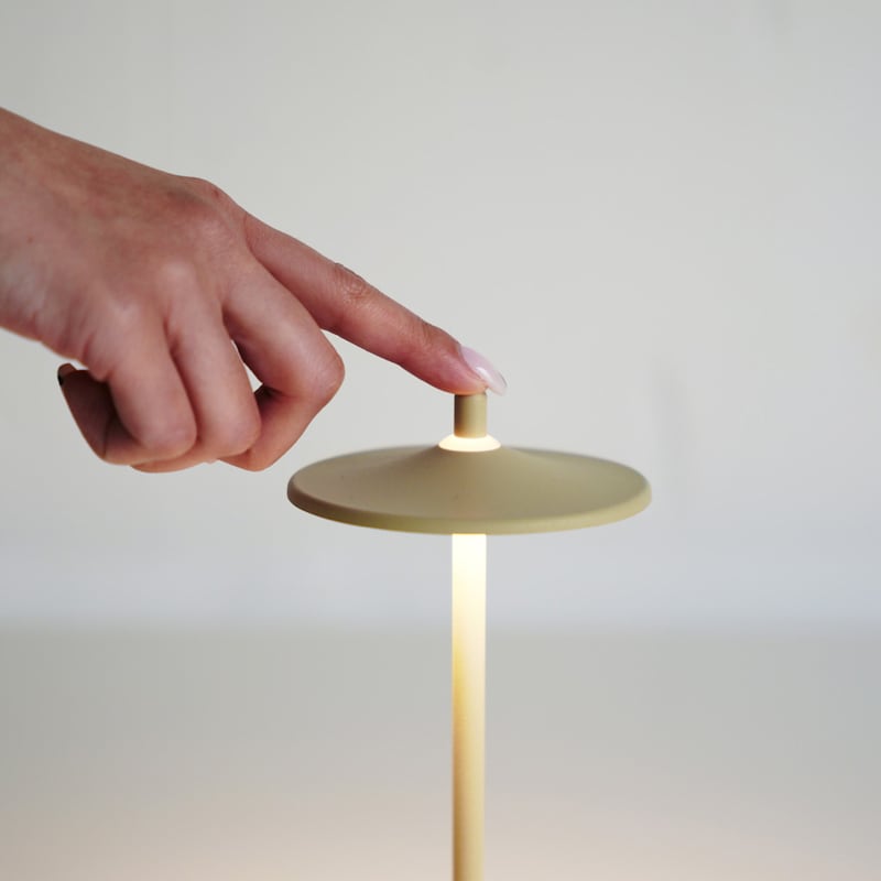 先端部分をタッチ・長押しで簡単に操作できます