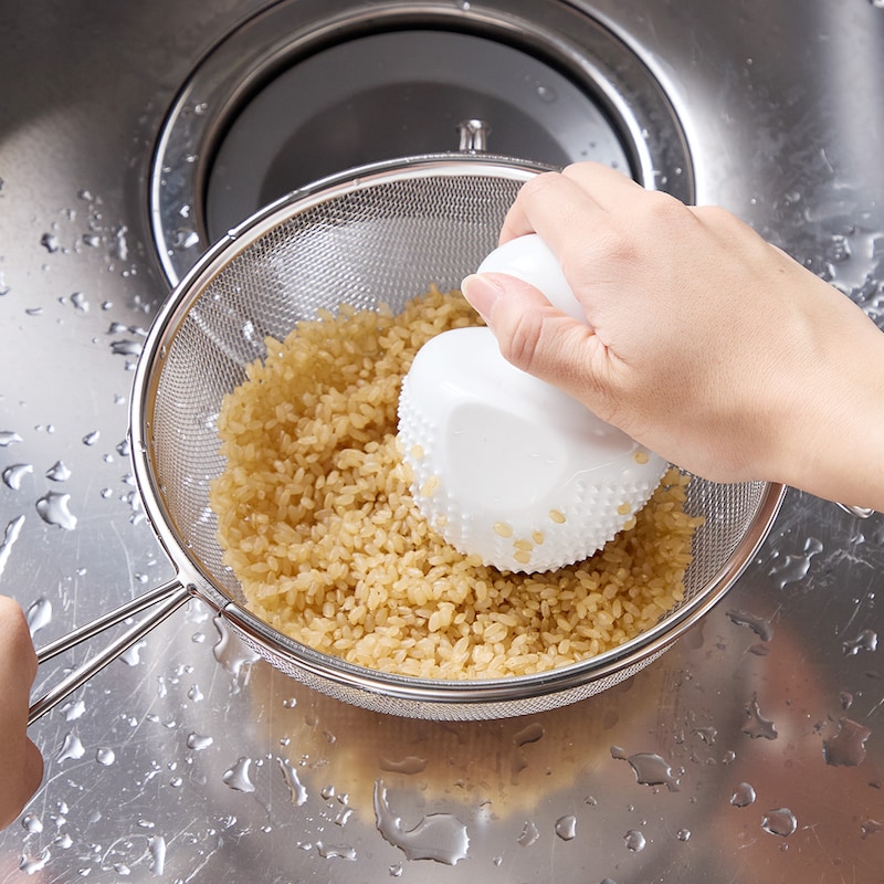 STEP1洗米/専用洗具を使って、洗米１分