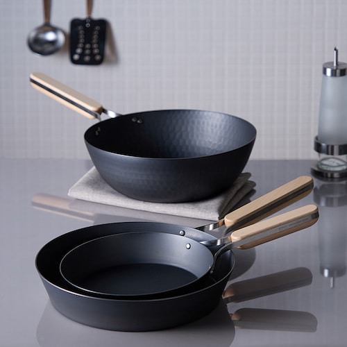 燕三条でつくる鉄フライパン・中華鍋「enzo」